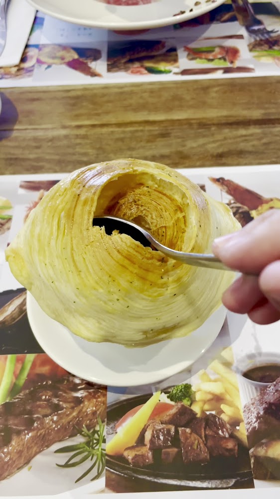 經典酥皮濃湯上覆金黃酥皮