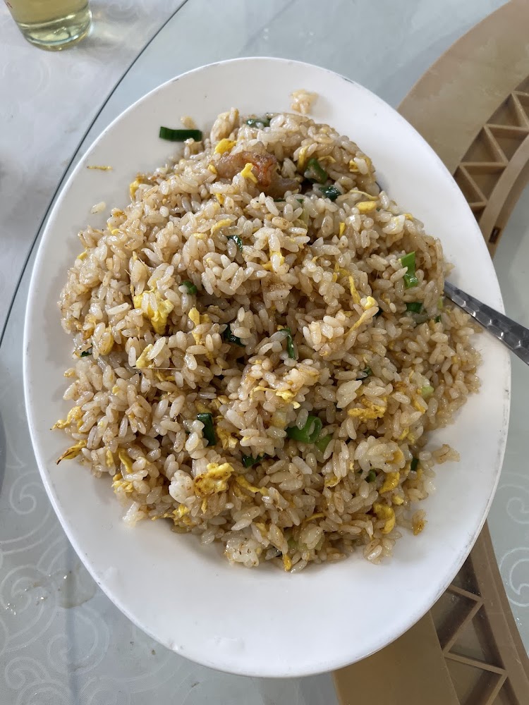金黃粒粒分明的蝦仁炒飯