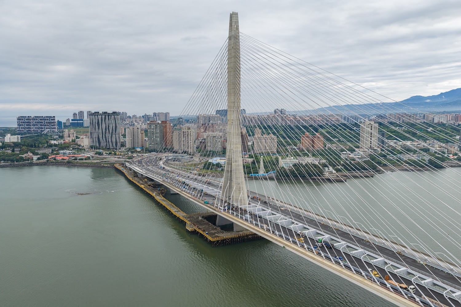 淡江大橋全景