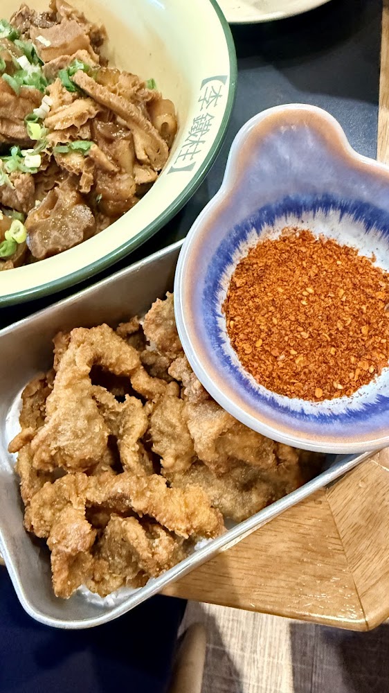 李鐵柱麻辣茶鍋竹北店滷牛雜與炸物