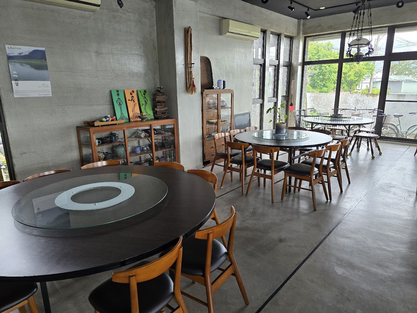 池上豐禾日麗文田館餐廳內部圓桌空間