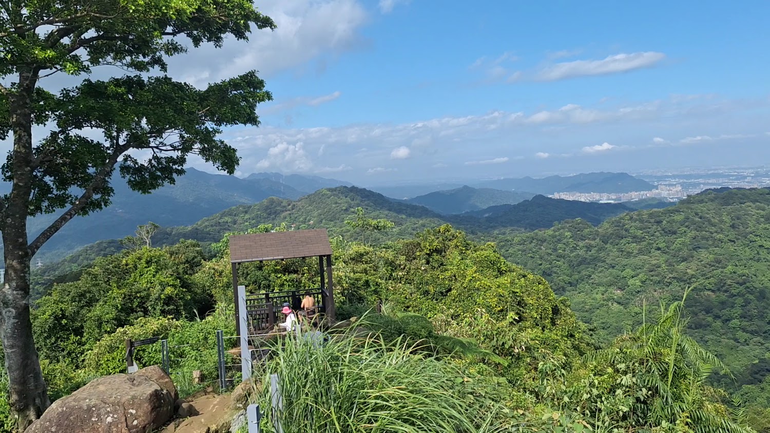 天上山涼亭與展望