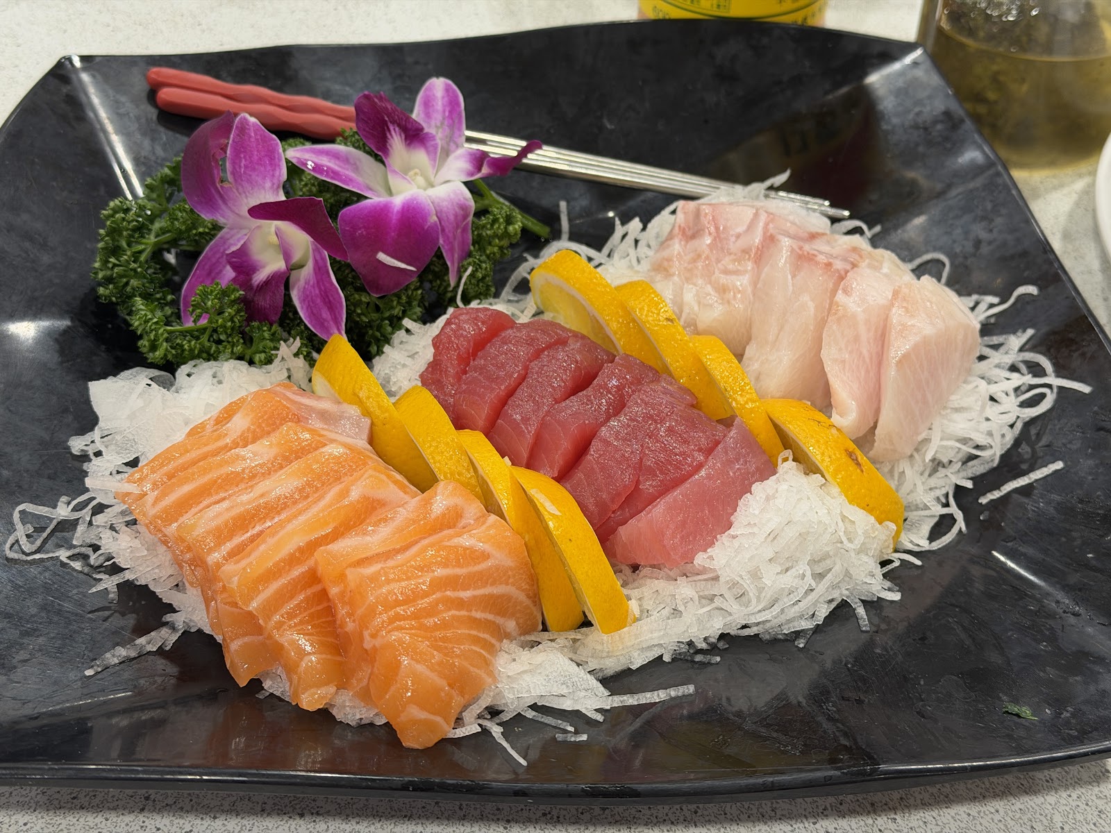 珍饌活海產黑盤綜合生魚片鮭魚鮪魚白肉魚拼盤高雄