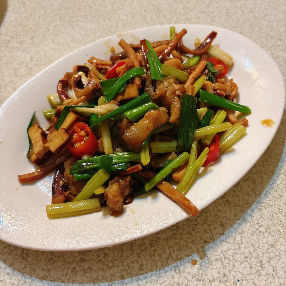 綜合熱炒含魷魚青蔥紅辣椒與肉片