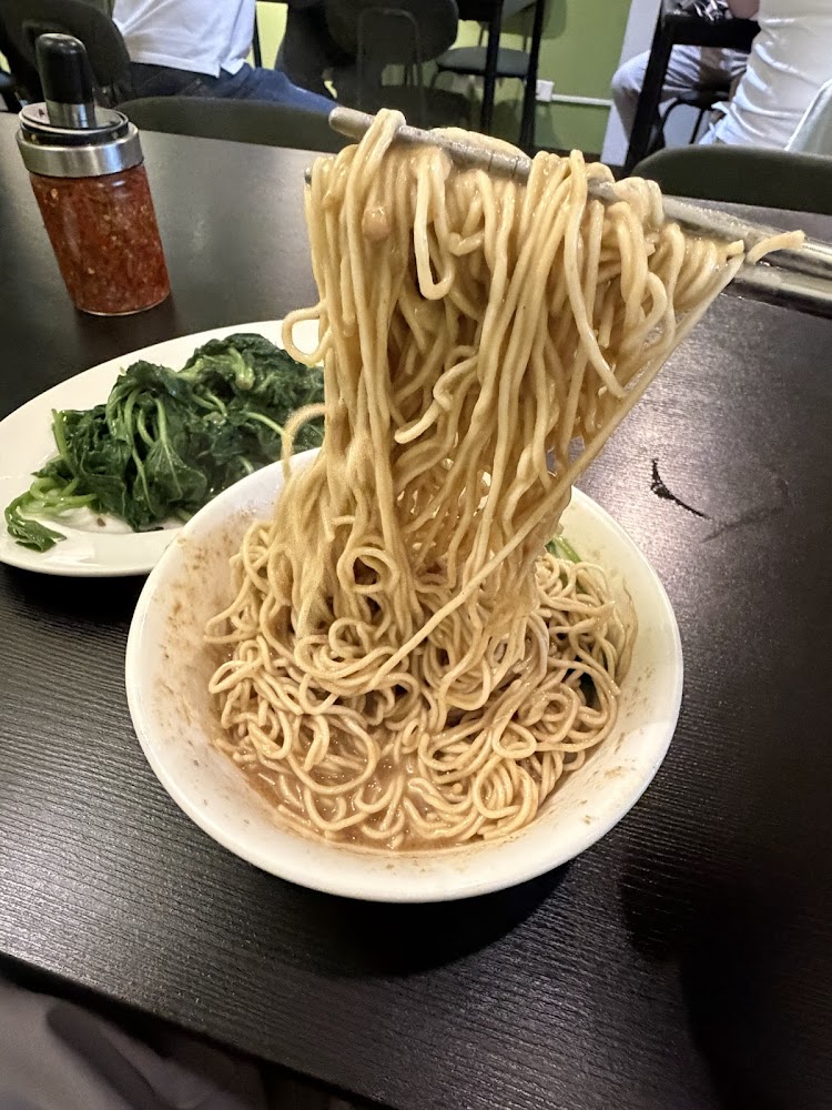 喬治麵鋪拌麵與燙青菜