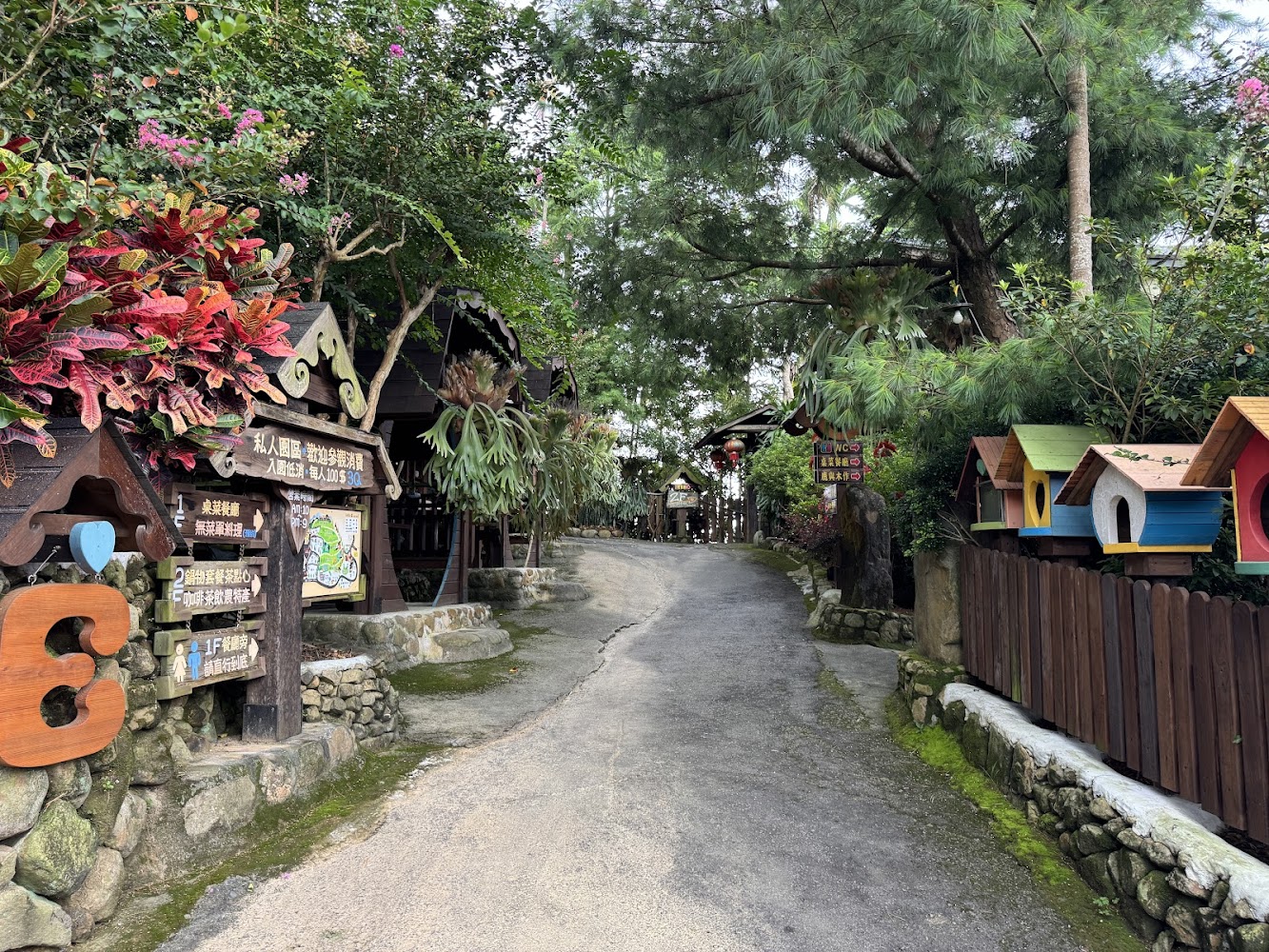 仙徠山莊景觀餐廳園區小徑與鳥屋