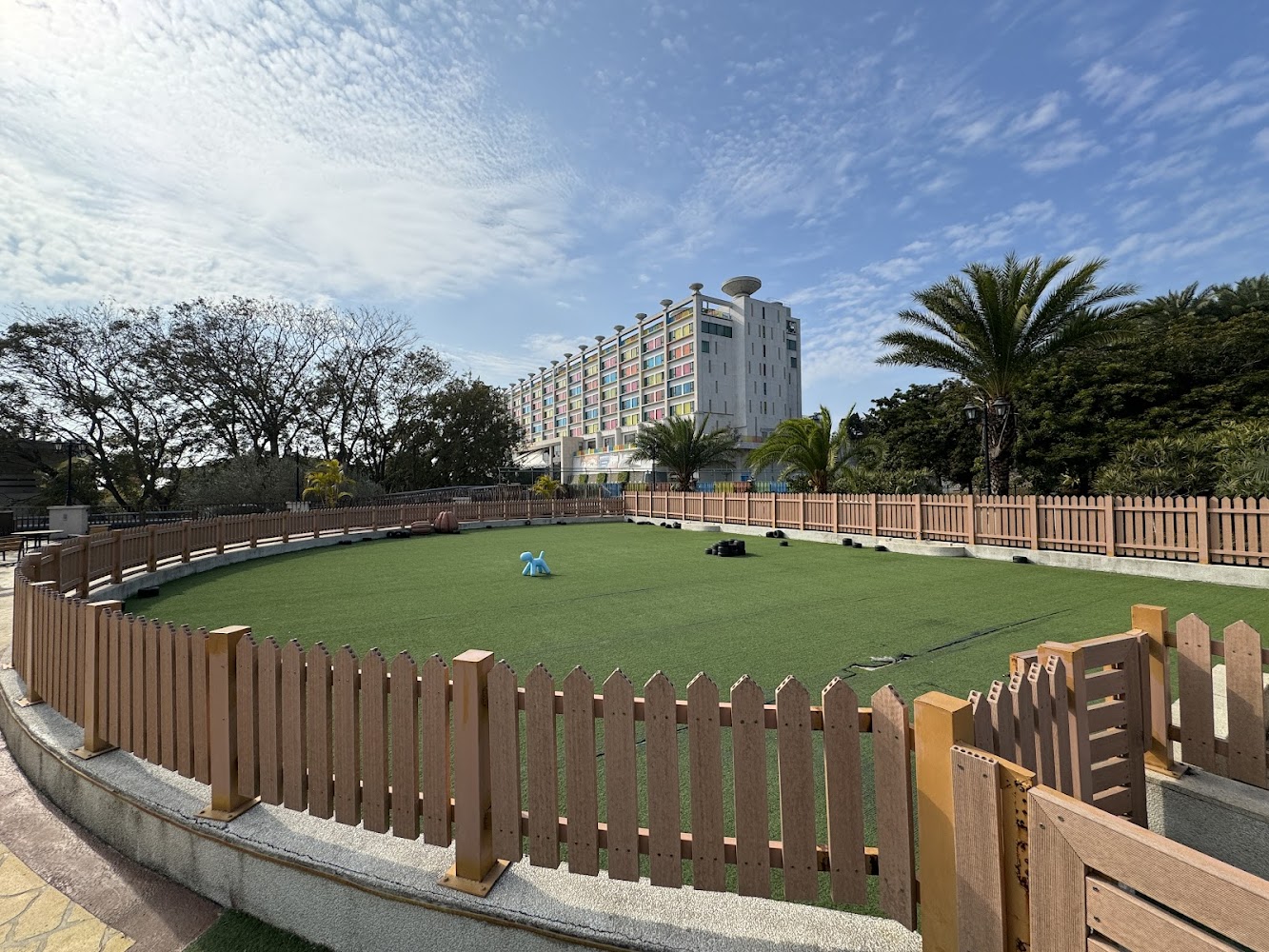 麗寶寵物樂園草地場地