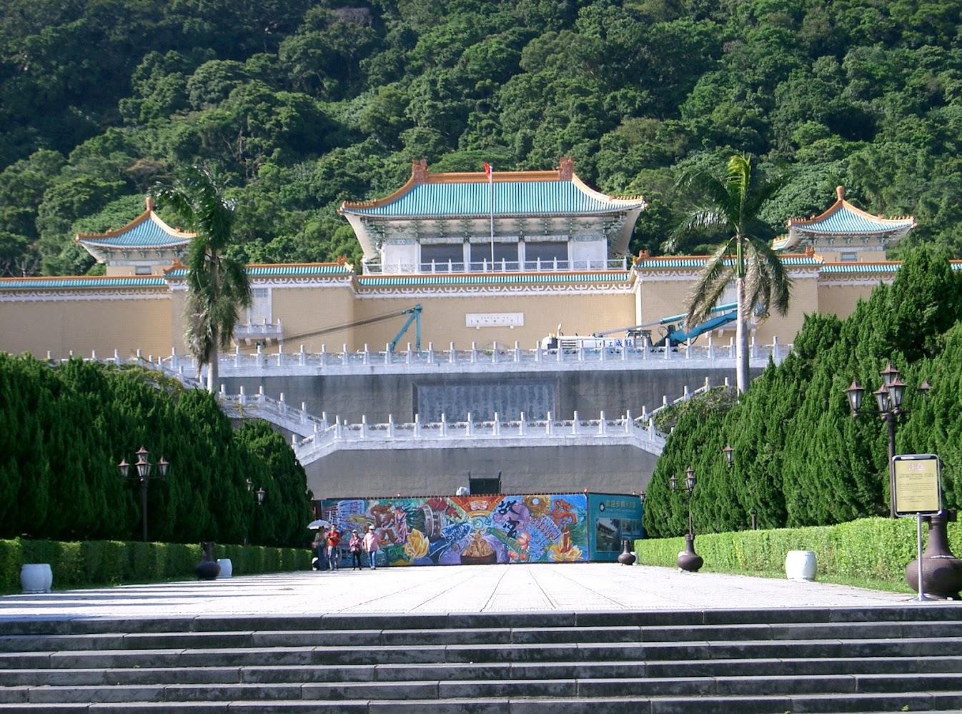 古色古香的故宮建築與石階