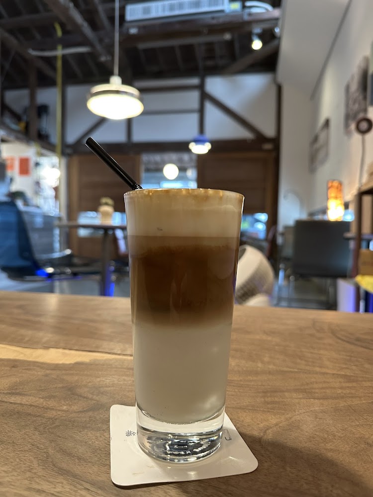 小曼咖啡店分層拿鐵