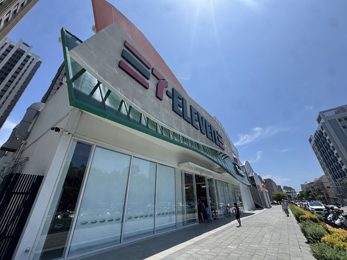 7-ELEVEN Fresh康橋門市外觀