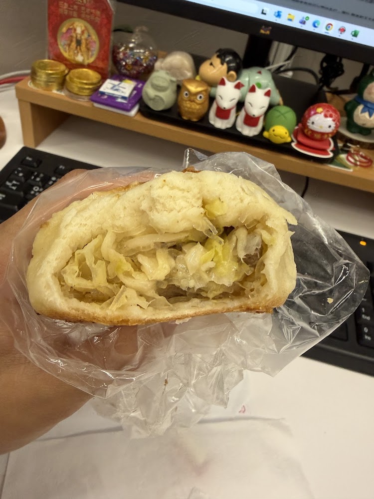 傳說水煎包高麗菜包咬開內餡