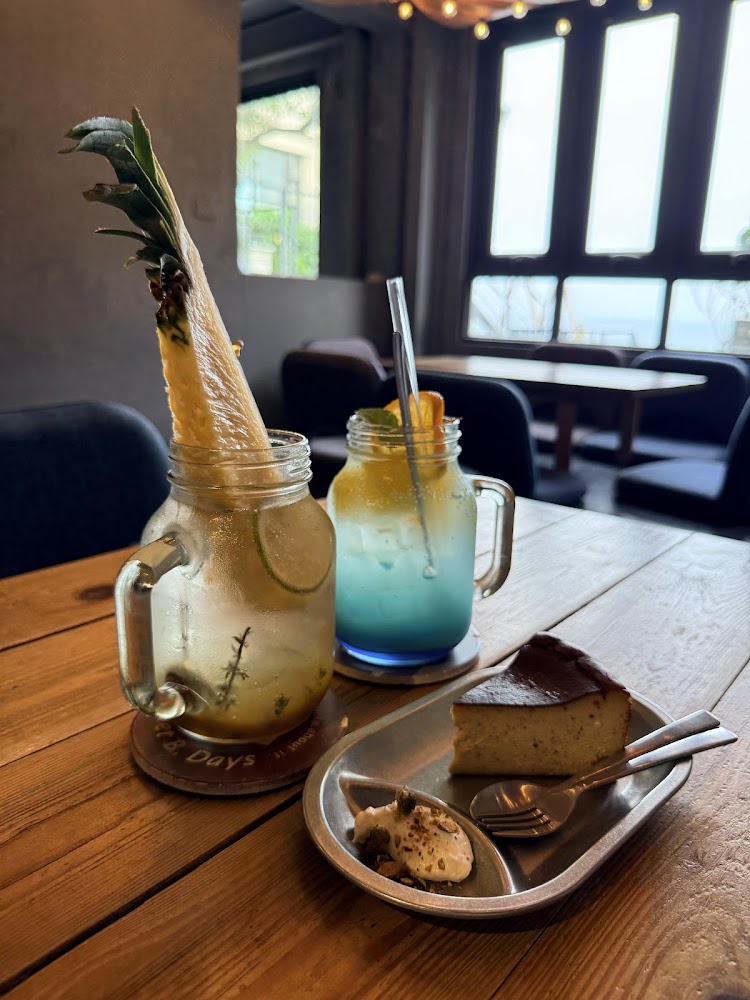 Q.B.Days靠北過日子兩杯特調飲品與起司蛋糕