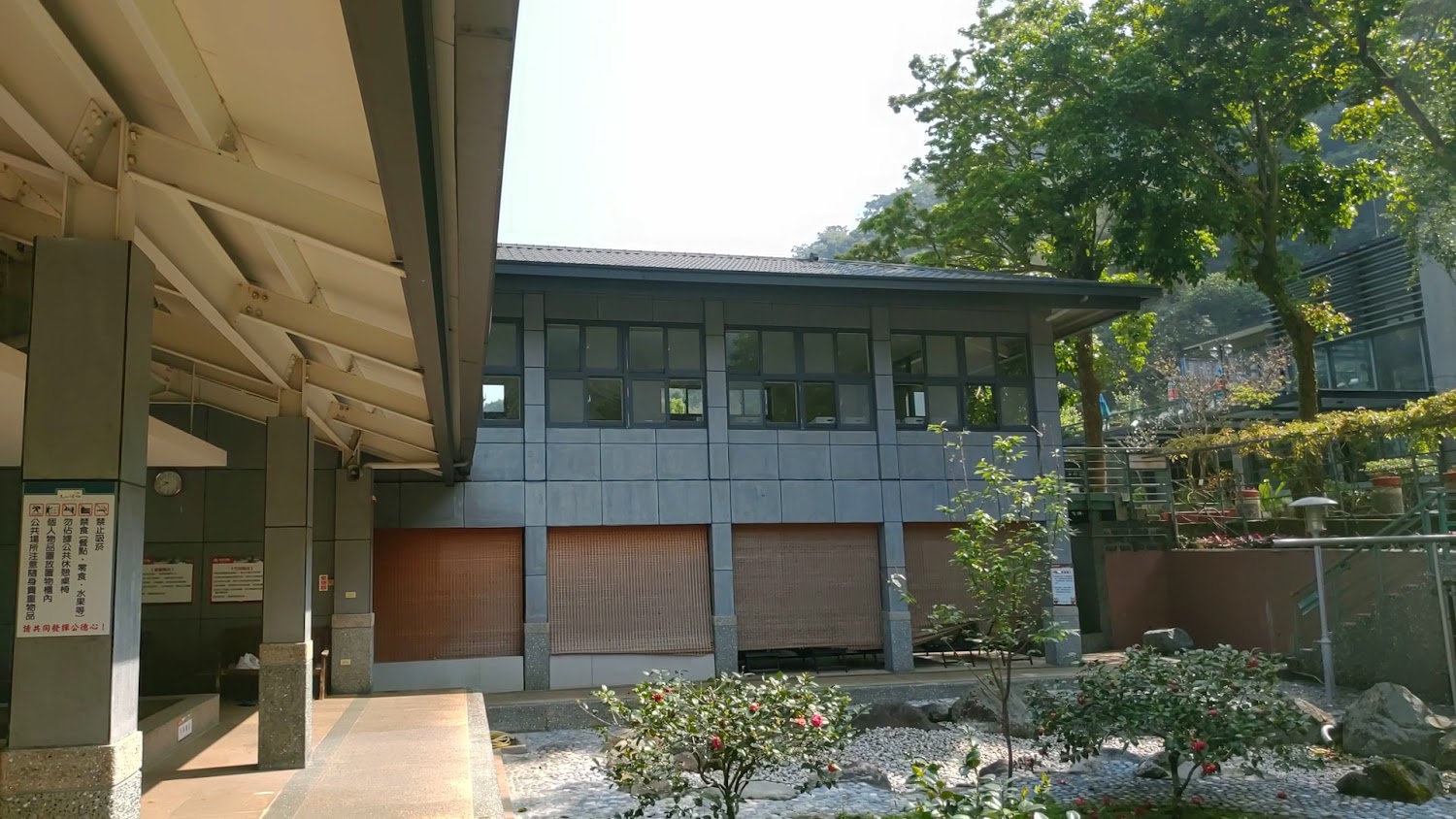 錦屏美人湯館建築與庭院環境
