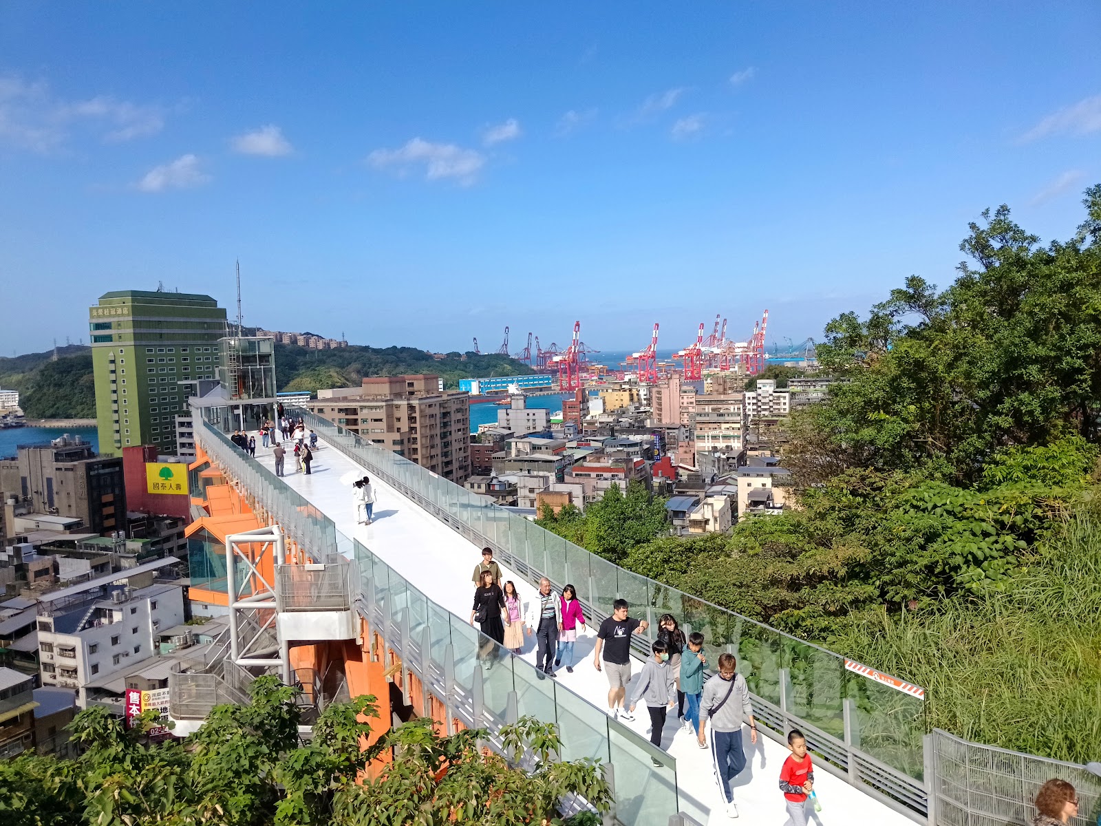 基隆塔周邊步道與港景視野