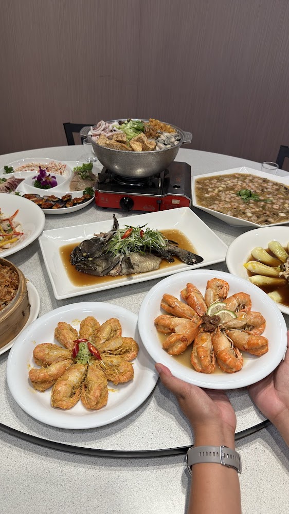 四兩千金活蝦之家豐盛海鮮大桌菜