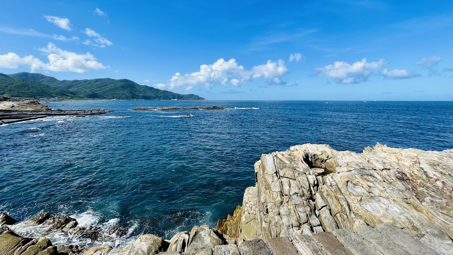 東北角海洋牧場景觀餐廳外海景色