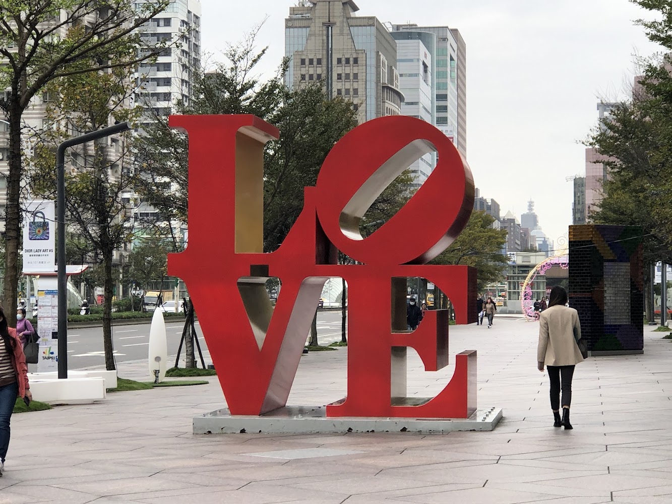 信義區LOVE裝置藝術
