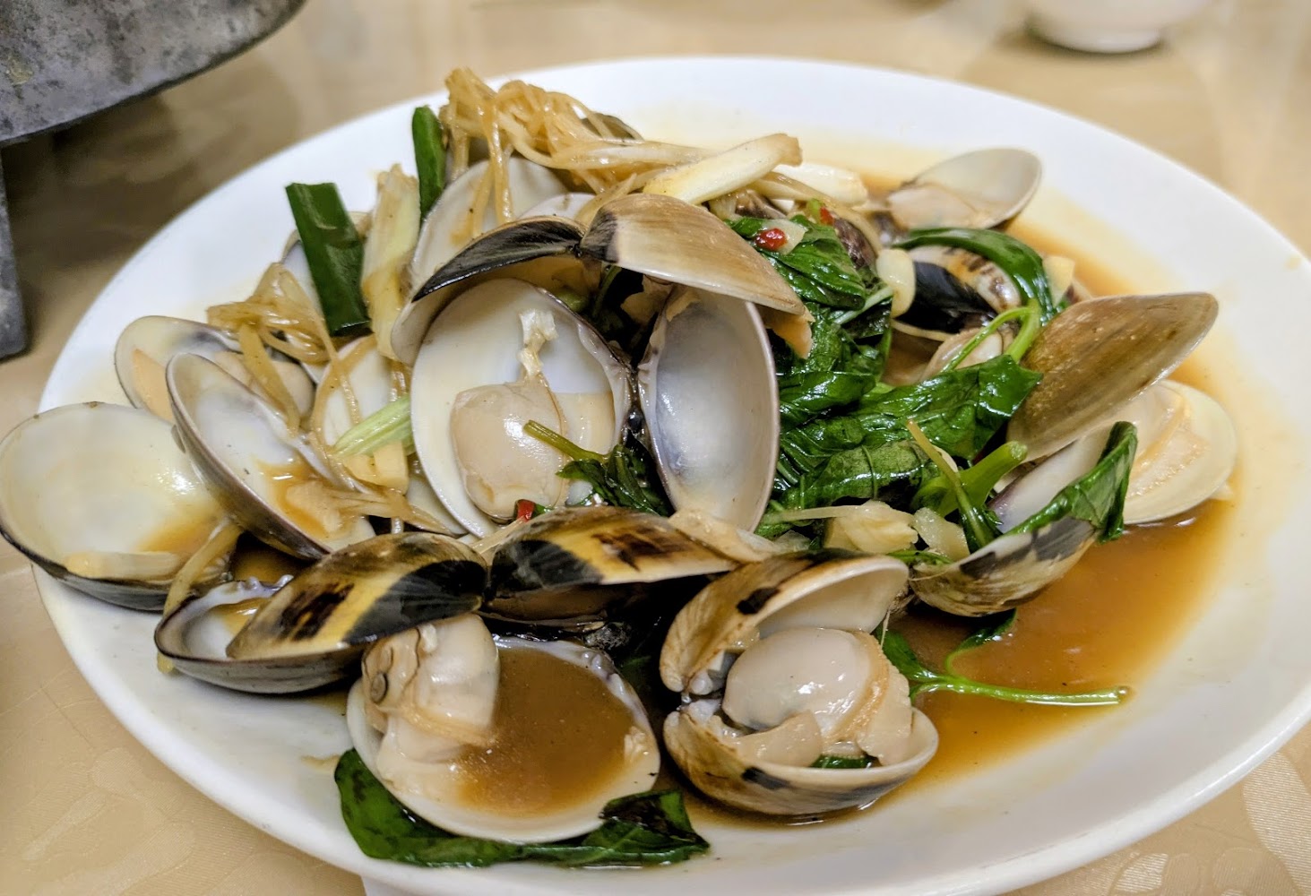 大顆蛤蜊熱炒料理