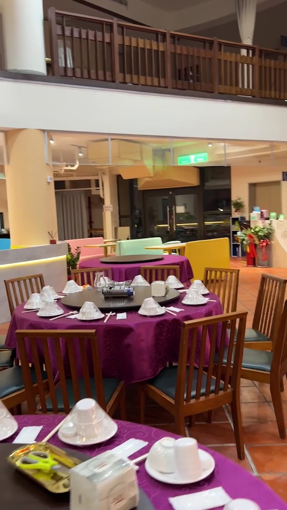 217好食複合式餐廳圓桌用餐區