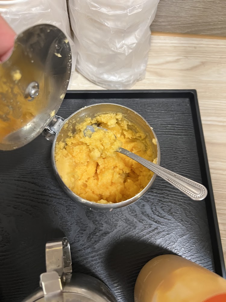 店內調味醬料罐