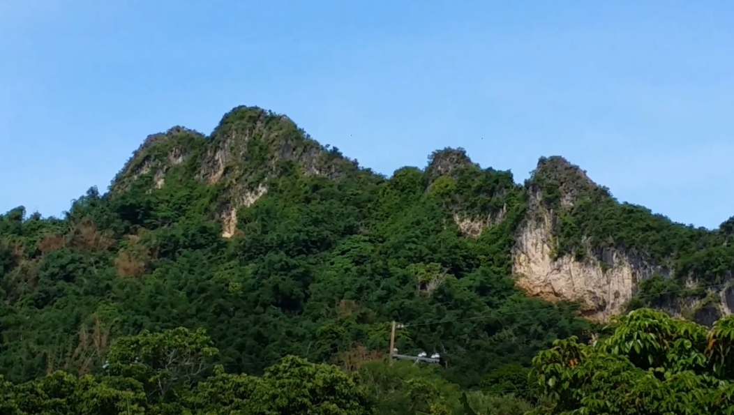 燕巢風景區綠意山峰