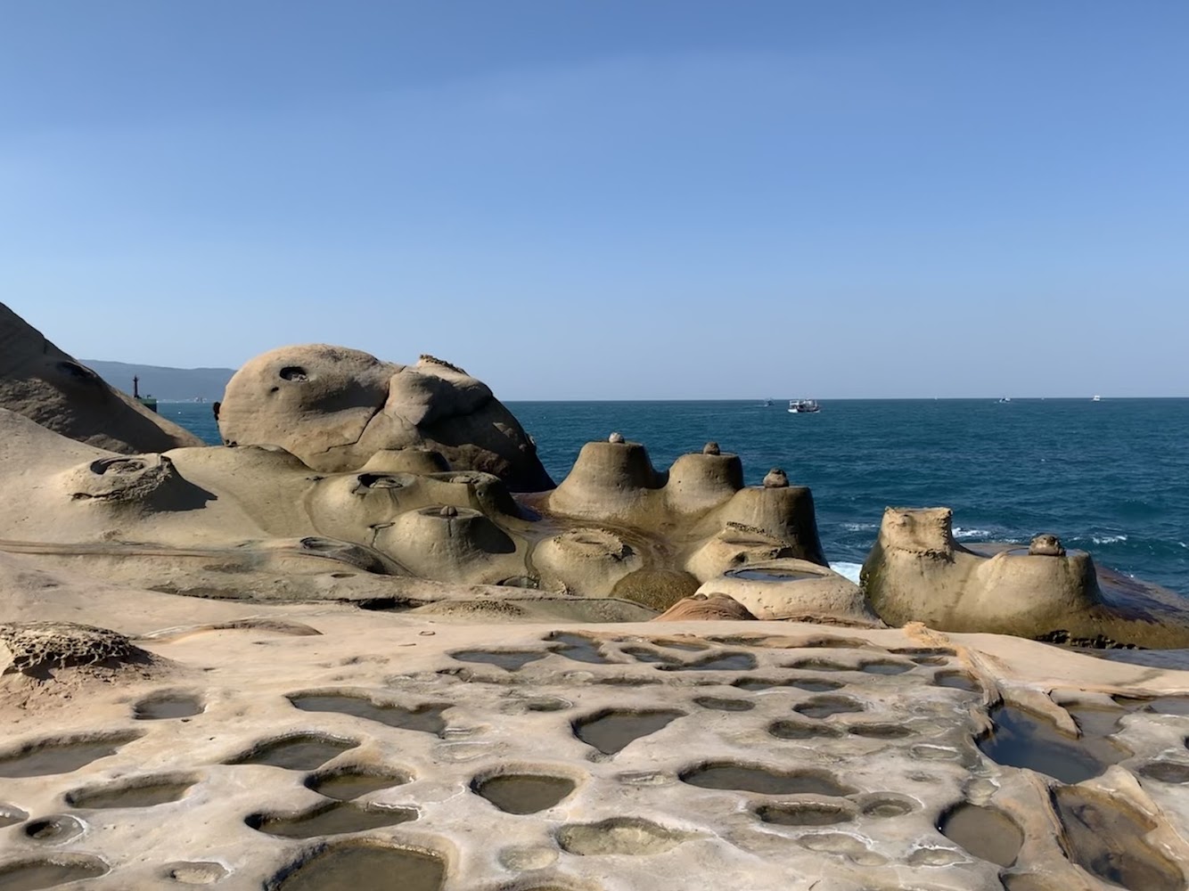 燭台石特殊海蝕岩景與海景