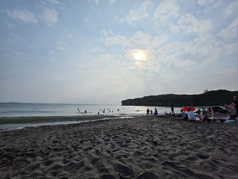 旗津海水浴場藍天白雲與海岸線