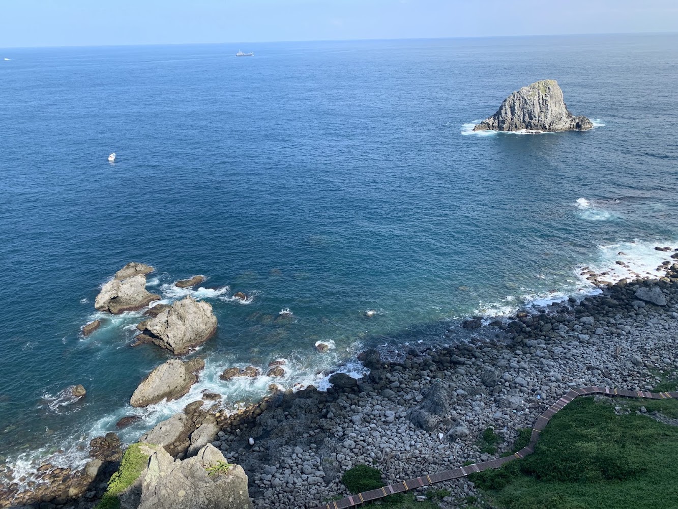 基隆嶼步道與海岸全景