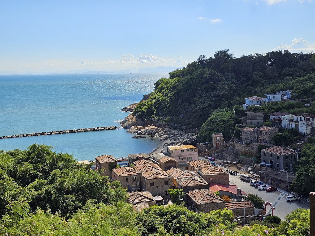 靠海小村落與傳統建築