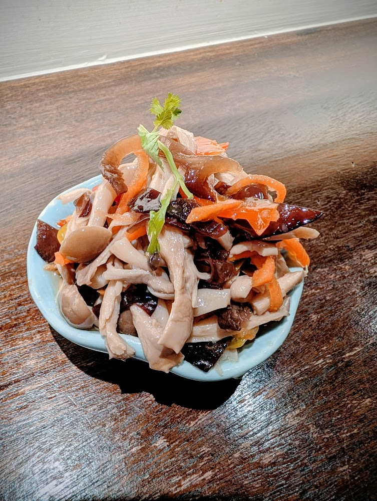 姥夥房竹北鹿場店涼拌菇類小菜