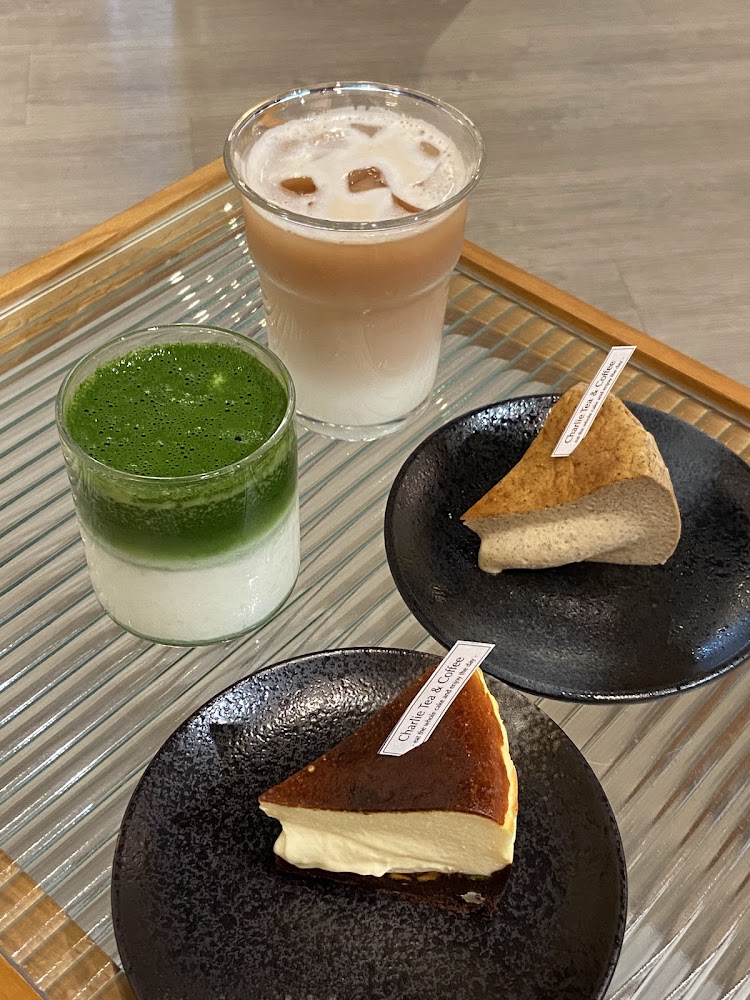 兩杯飲料搭配兩塊甜點的下午茶組合