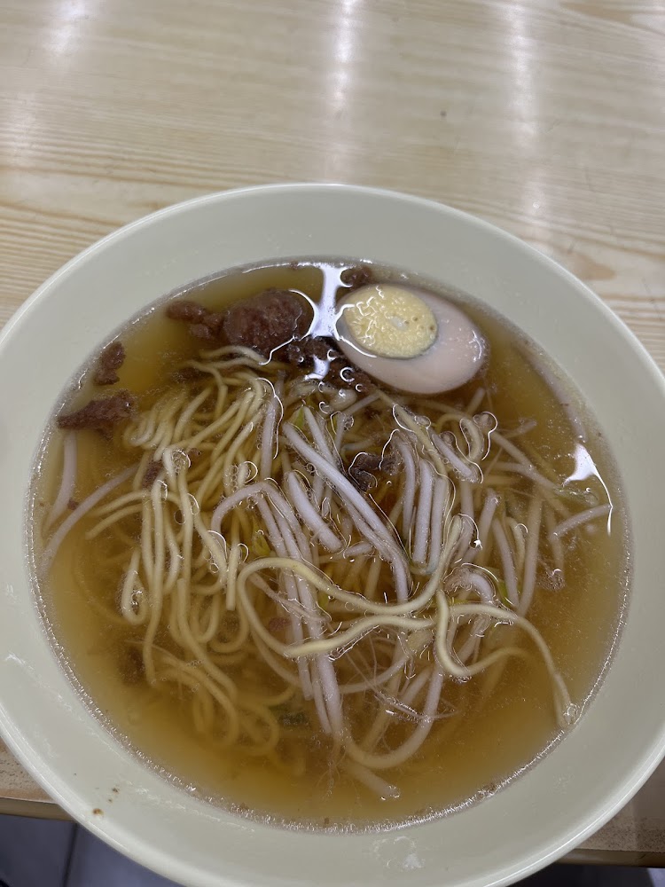淡江大學美食廣場清湯牛肉麵與半顆蛋