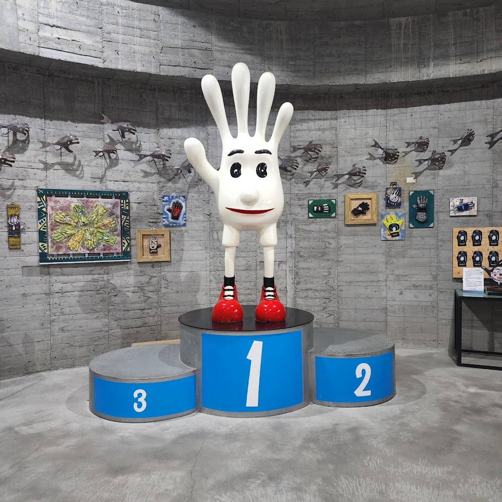 台灣手套博物館手掌公仔與展品