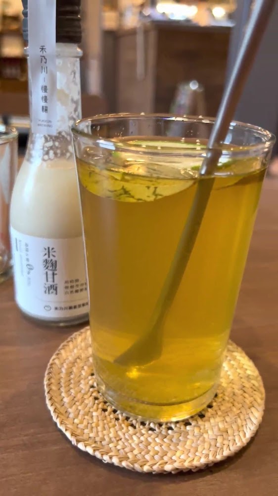 金黃色米麴甘酒風格飲品