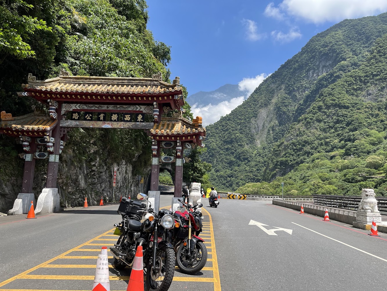 太魯閣牌樓東西橫貫公路入口