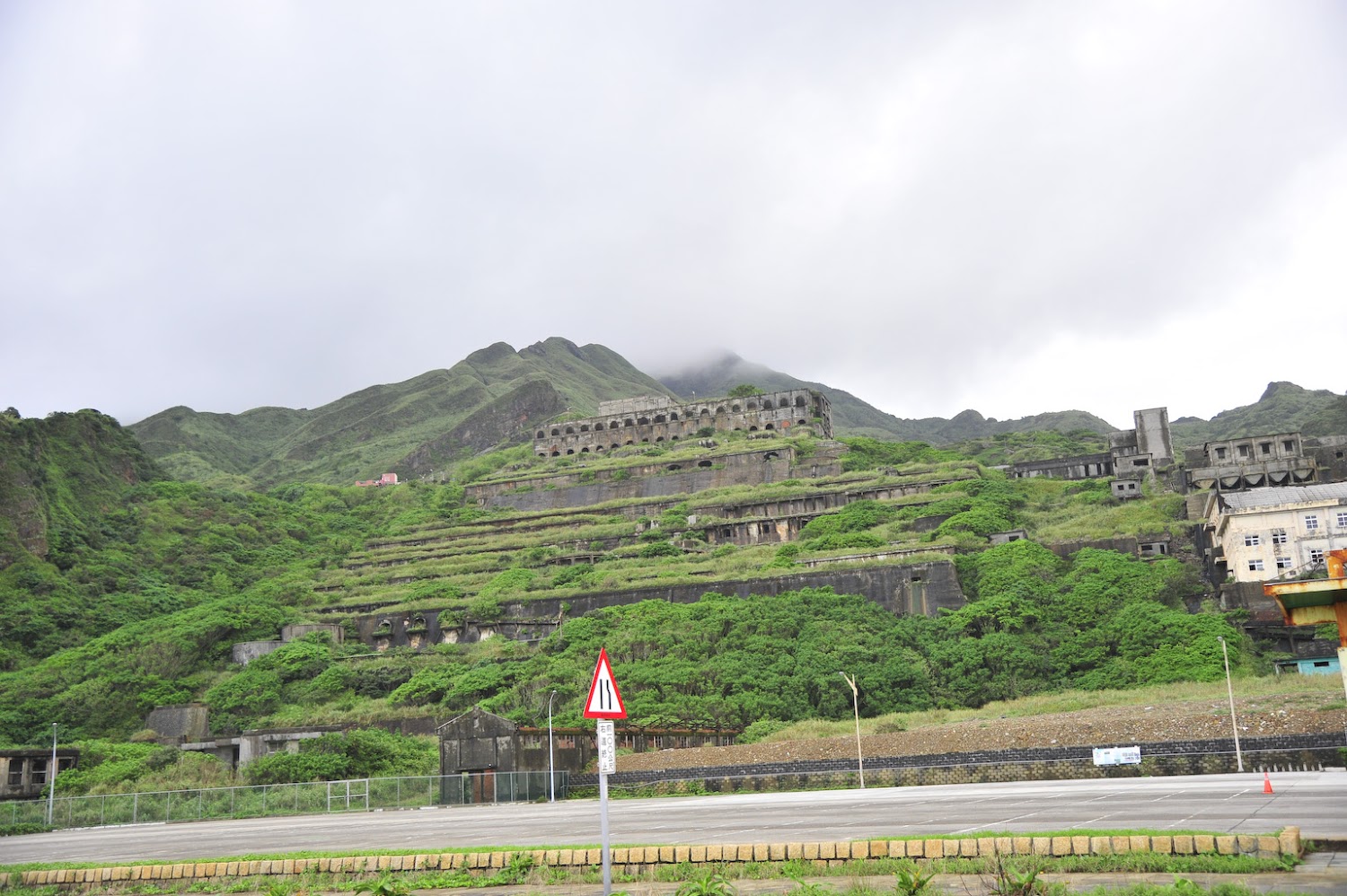 水湳洞選煉廠遺址山坡廢墟景觀
