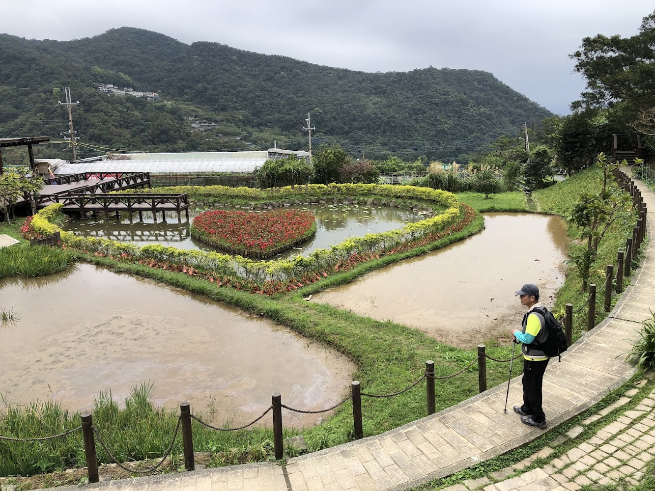 白石湖吊橋周邊同心湖景色