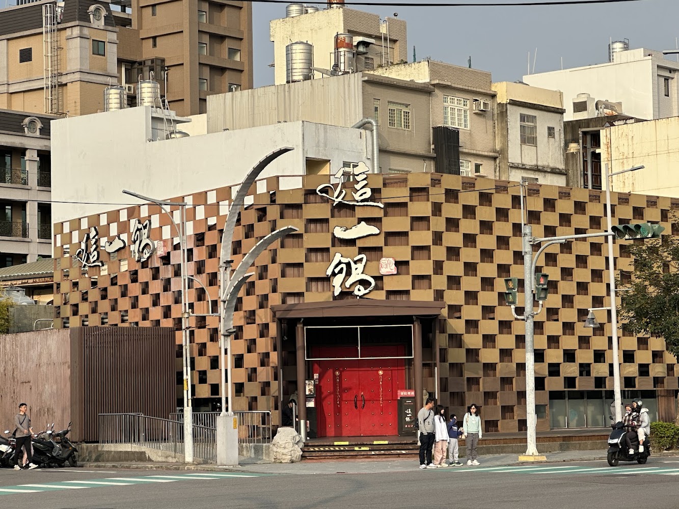 這一鍋竹北光明殿外觀建築