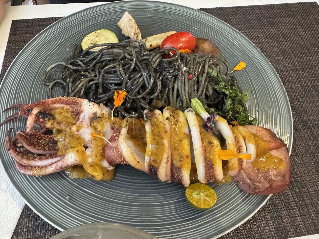 村上沐日花枝墨魚麵料理