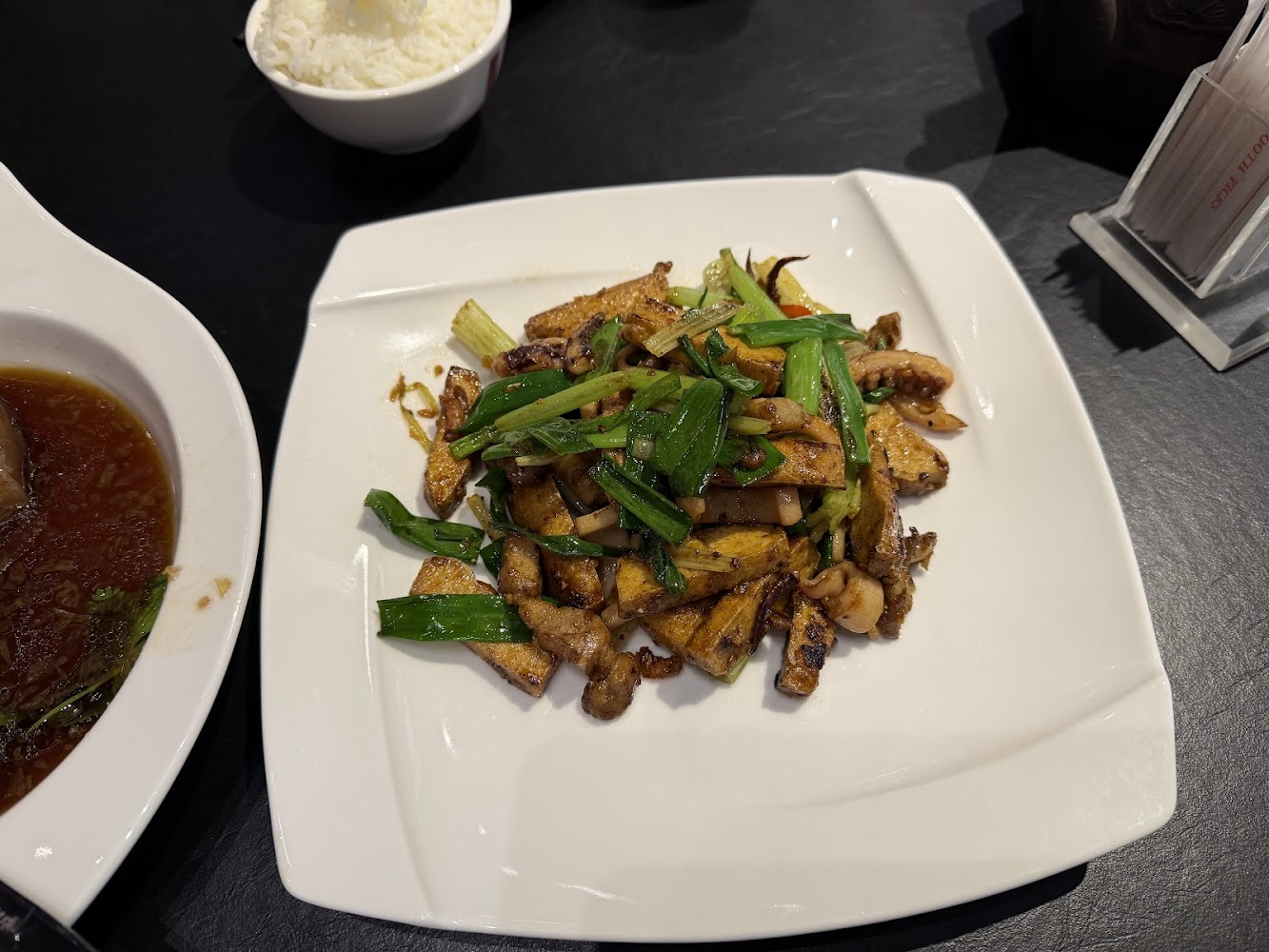 客家本色竹北店蔥段豆干小卷熱炒套餐