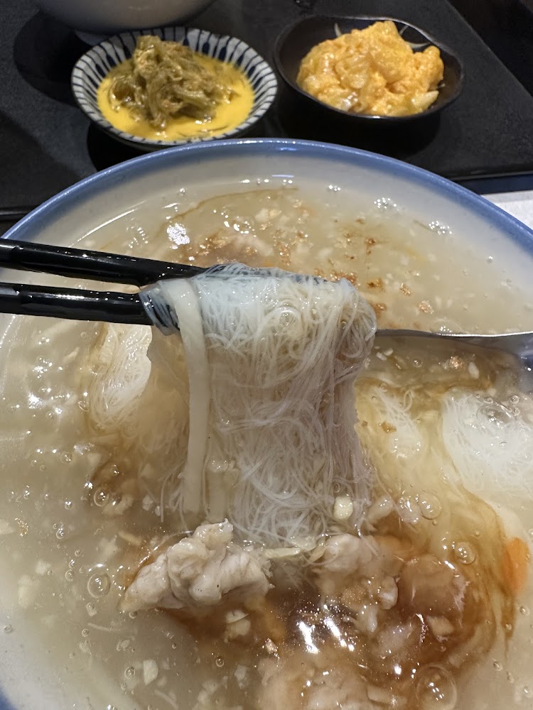 阿娘給的蒜味肉羹米粉湯