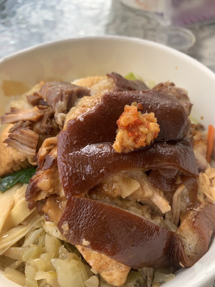 鳳腿庫飯腿庫與酸菜辣椒飯碗