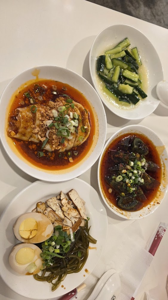 天府麵庄小菜拼盤與涼拌菜色