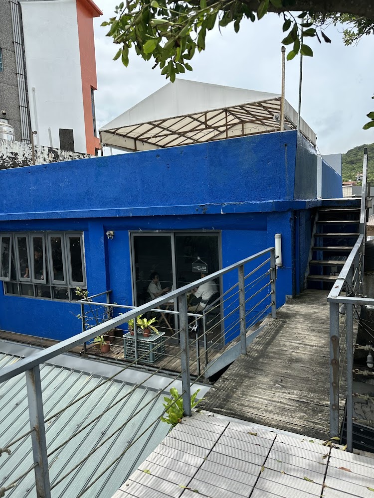 Q.B.Days靠北過日子藍色建築二樓露台