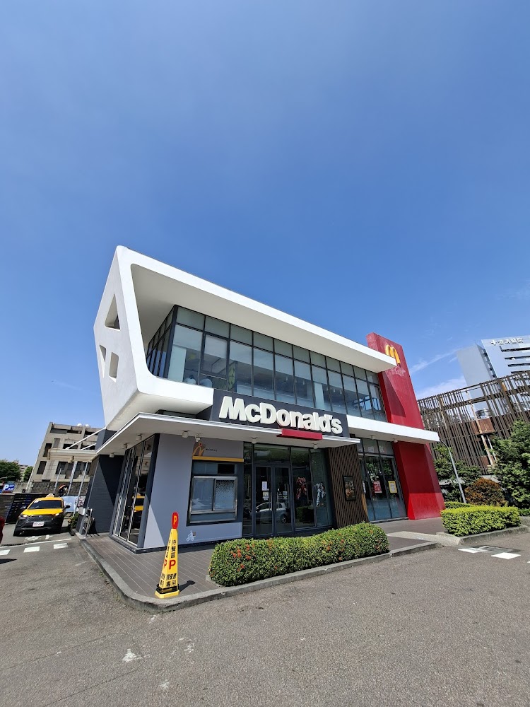 麥當勞-台中中港六餐廳外觀