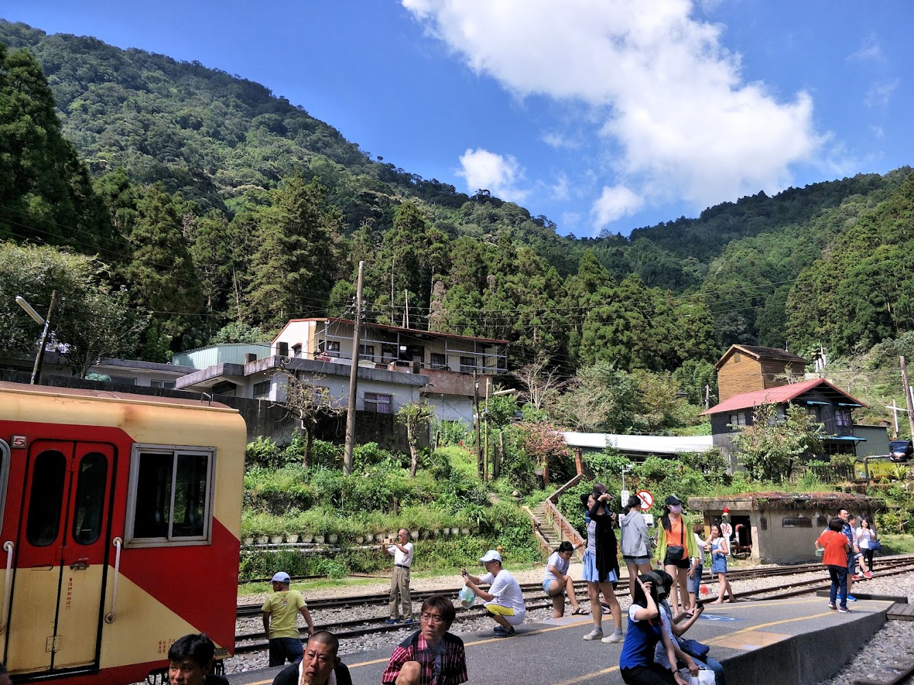 奮起湖車站與鐵道景觀
