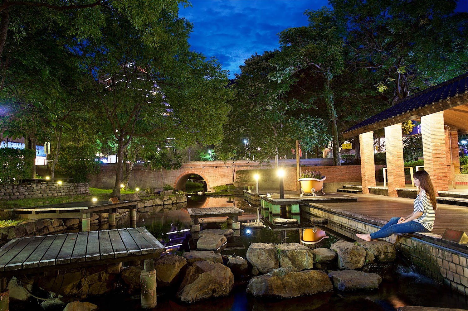 礁溪夜間悠閒景致與散步氛圍
