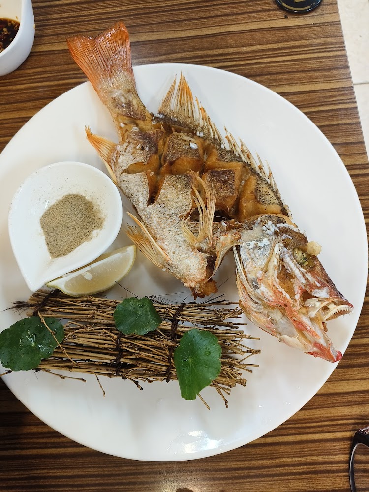 東港金溢饌烤魚料理