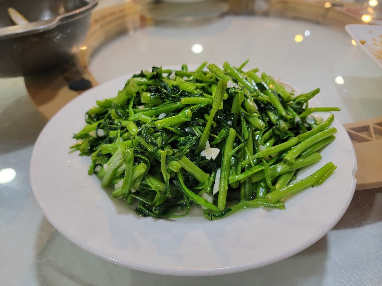 蒜炒青菜色澤鮮綠