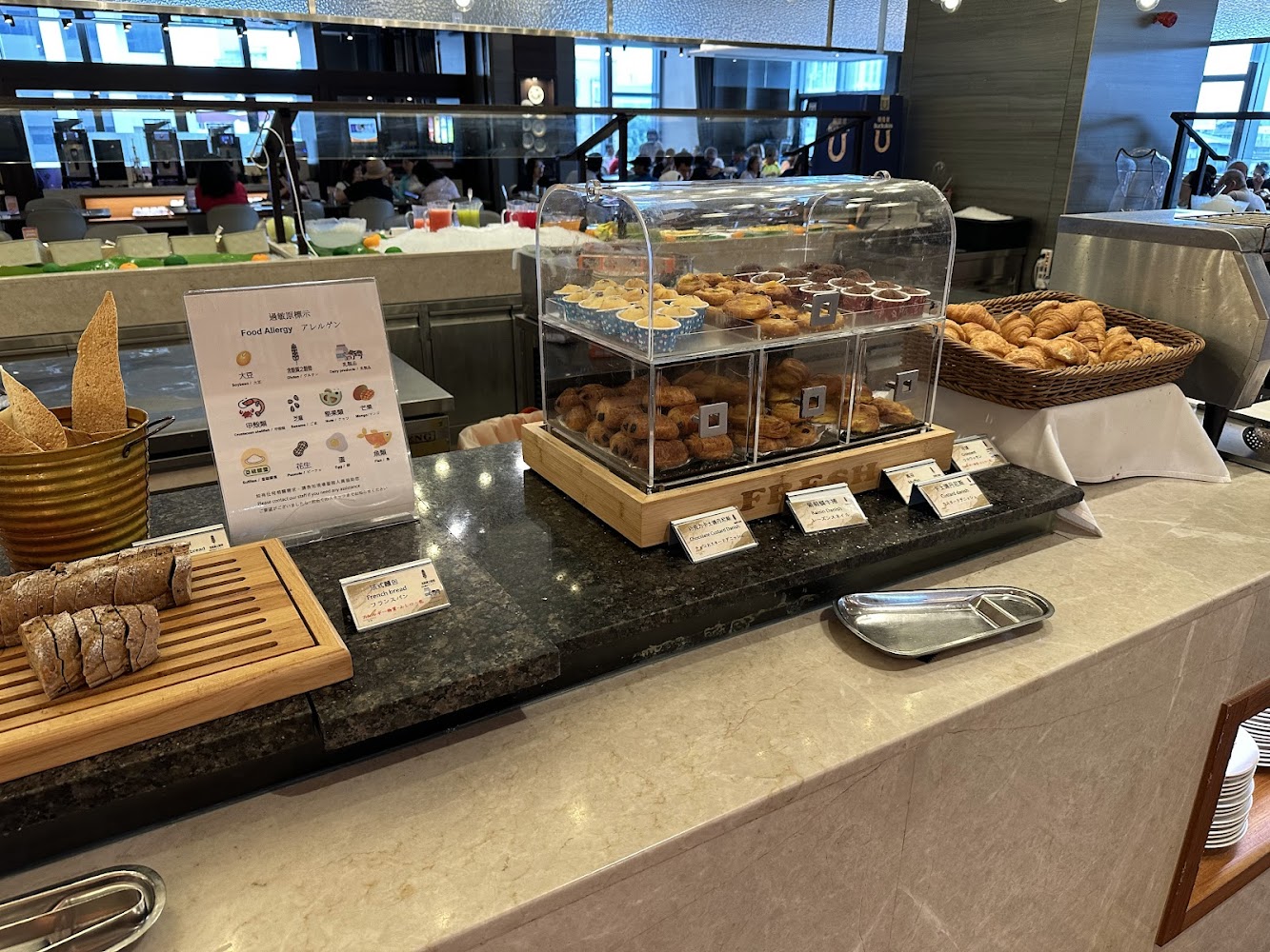 百宴自助餐廳麵包區